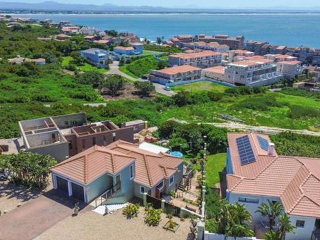 House for sale in St. Francis Bay, Kouga Local Municipality