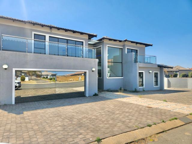 House for sale in Waterkloof, Gauteng