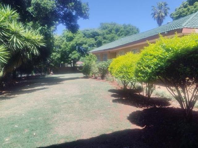 House for rent in North West