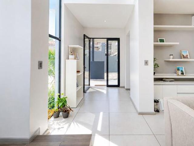 House for rent in Waterkloof, Gauteng
