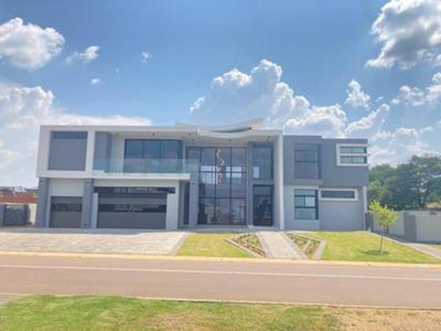 House for sale in Waterkloof, Gauteng