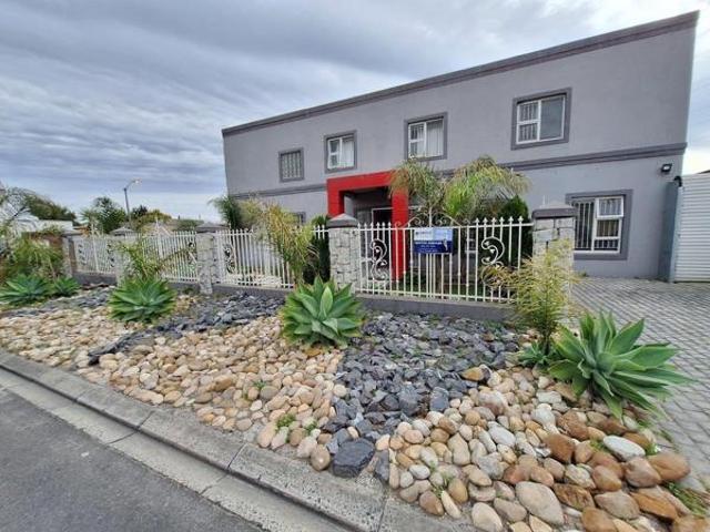 House for sale in Cape Town, Western Cape