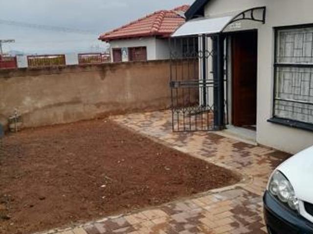 House for rent in Waterkloof, Gauteng