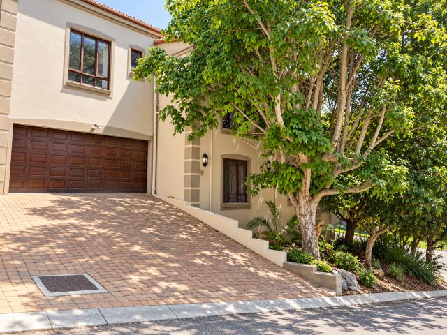House for sale in Roodepoort, City of Johannesburg Metropolitan Municipality