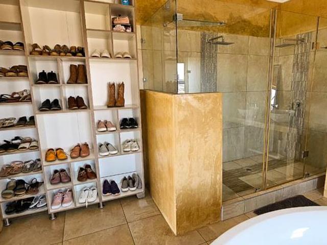 House for rent in Waterkloof, Gauteng