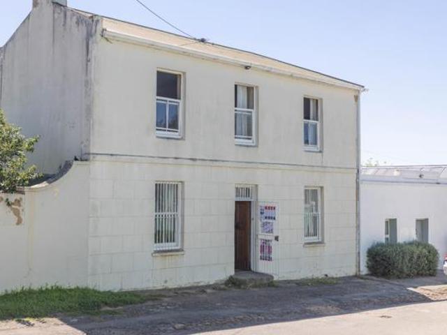 House for sale in Makhanda, Makana Local Municipality