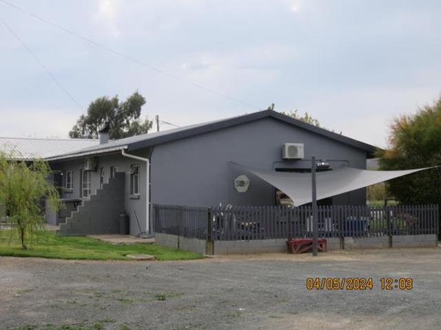 House for sale in Karoo Hoogland, Northern Cape