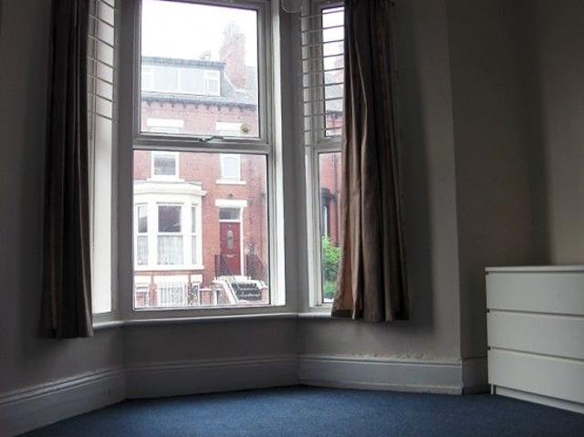 Room for rent in Hyde Park, West Yorkshire