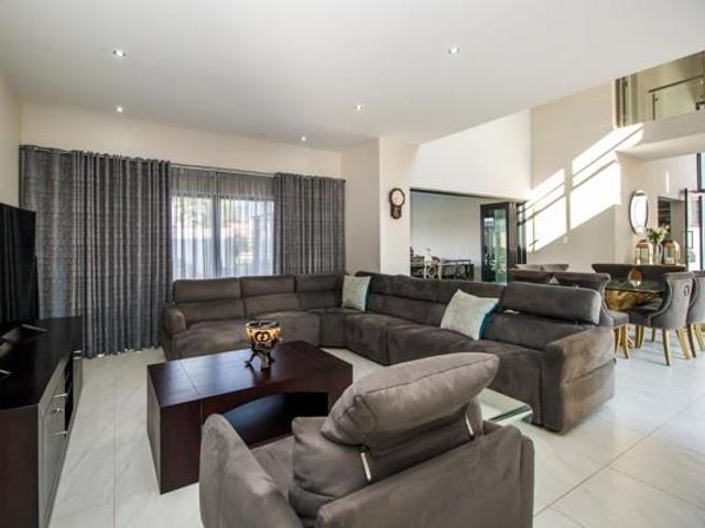 House for rent in Waterkloof, Gauteng