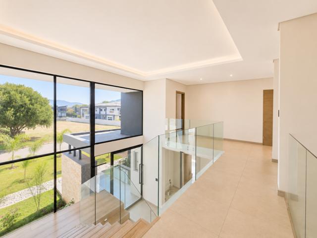 House for rent in North West