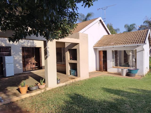 House for sale in Akasia, Gauteng