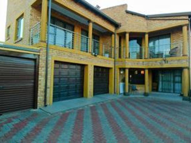 House for sale in Akasia, Gauteng