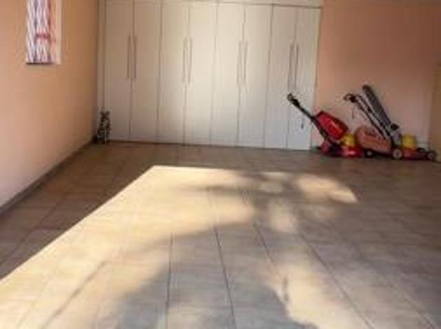 House for rent in Waterkloof, Gauteng