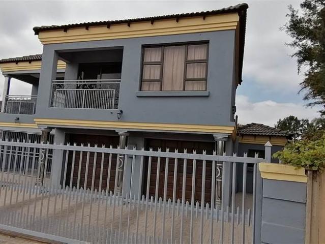 House for sale in Waterkloof, Gauteng
