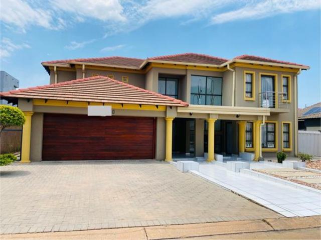 House for rent in Waterkloof, Gauteng