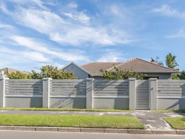House for sale in Cape Town, Western Cape