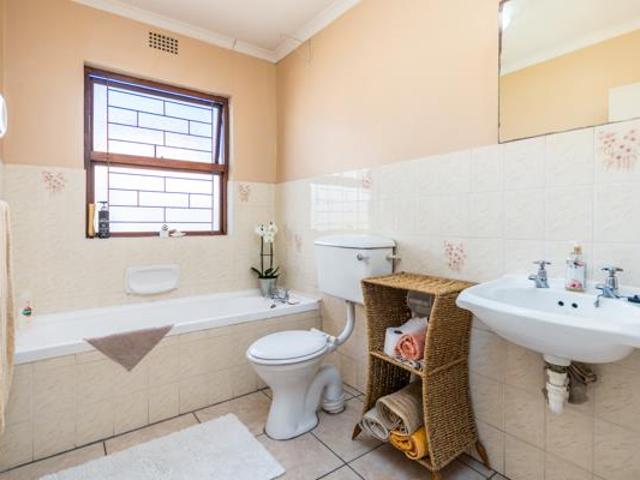 House for sale in Cape Town, Western Cape