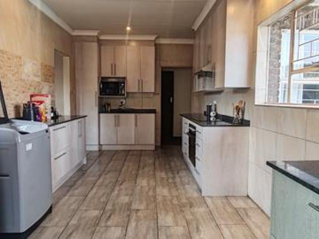 House for sale in Vanderbijlpark, Emfuleni Local Municipality