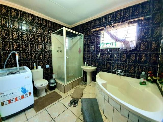 House for sale in Dr Kenneth Kaunda, North West