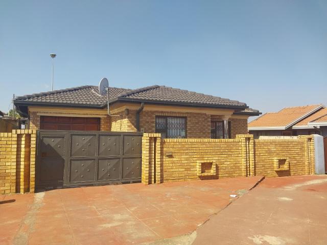 House for sale in Vosloorus