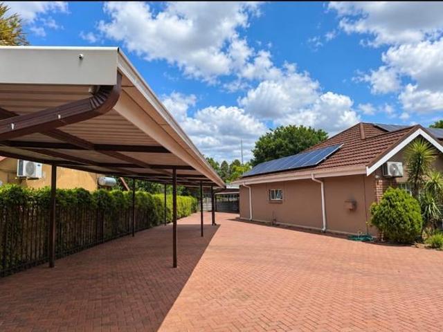 House for sale in Vryburg, Naledi Local Municipality
