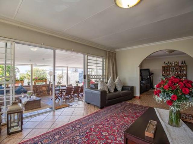 House for rent in Waterkloof, Gauteng