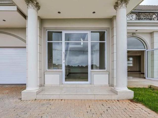 House for rent in Waterkloof, Gauteng