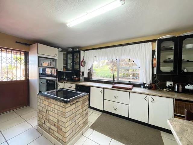 House for sale in Jeffreys Bay, Kouga Local Municipality