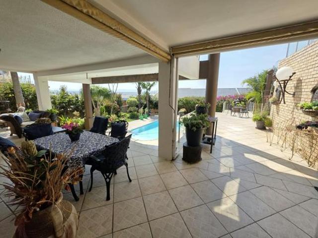 House for sale in Jeffreys Bay, Kouga Local Municipality