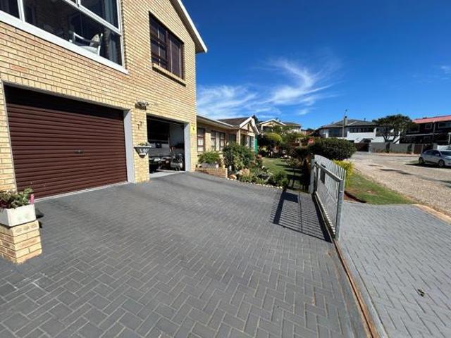 House for sale in Cape St Francis, Eastern Cape