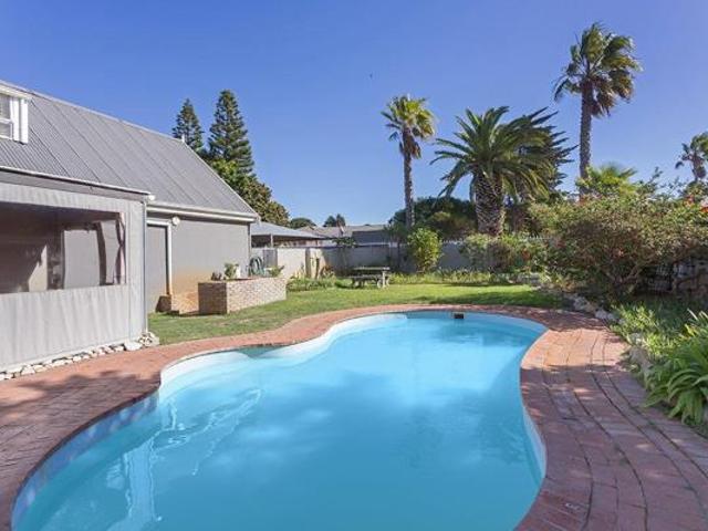 House for sale in Cape Town, Western Cape