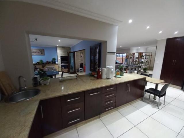 House for rent in Waterkloof, Gauteng
