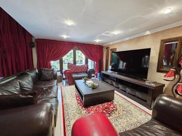 House for rent in Waterkloof, Gauteng