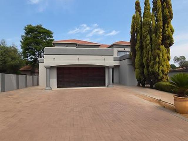 House for sale in Waterkloof, Gauteng