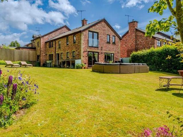 House for sale in Roby Mill, Lancashire