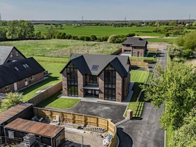 House for sale in Longton, Firbank
