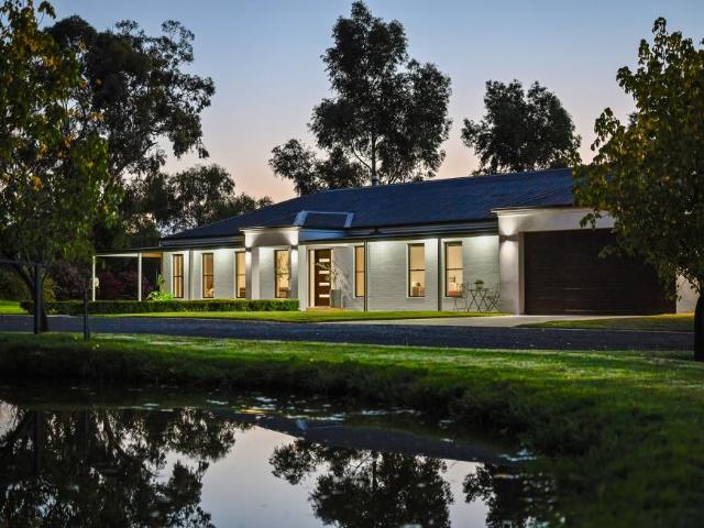 House for sale in Mandurang, Sedgwick