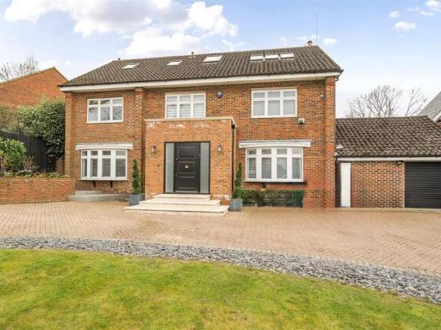 House for sale in The Hale, Mill Hill