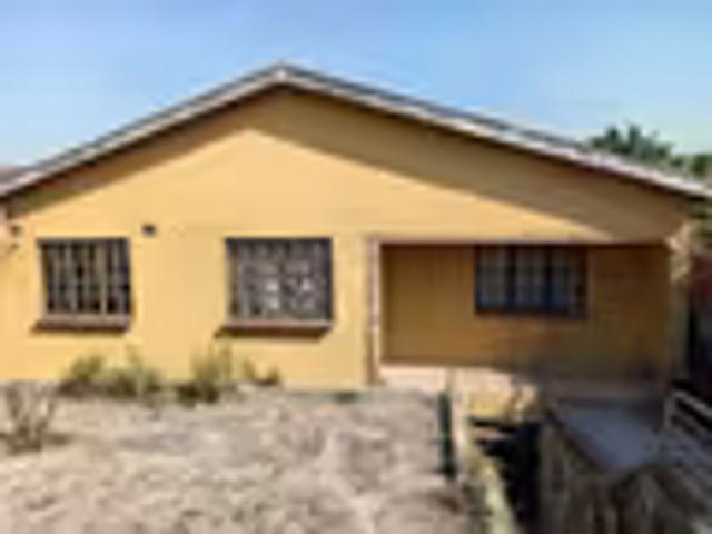 House for sale in Montford, Chatsworth