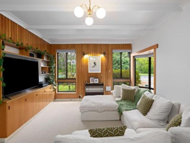 House for sale in Victoria