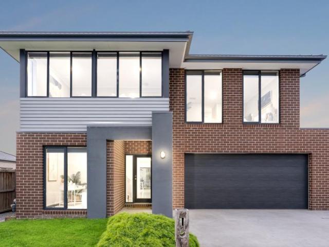 House for sale in Armstrong Creek Central, Geelong