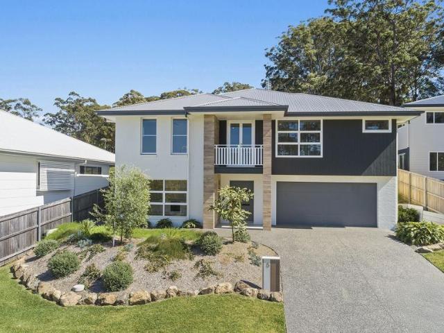 House for sale in The Lakes Estate, Coffs Harbour