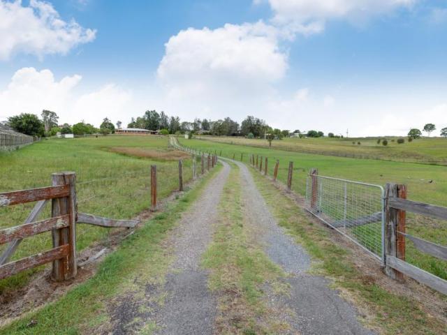 House for sale in Oakhampton, Newcastle-Maitland