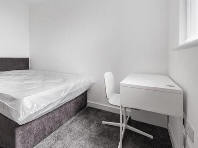 Property for rent in Calderstones