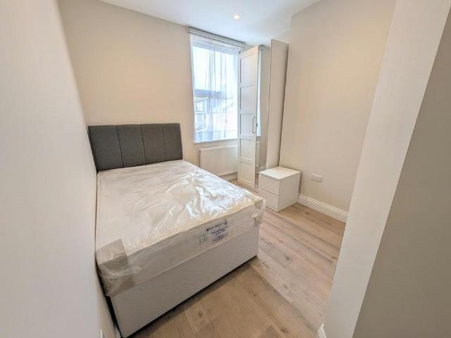 House for rent in Dudden Hill, Greater London