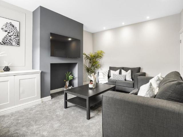 Room for rent in Cutsyke, Castleford