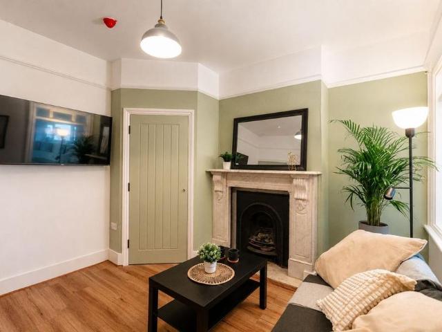 House for rent in Sidley, Heathlands
