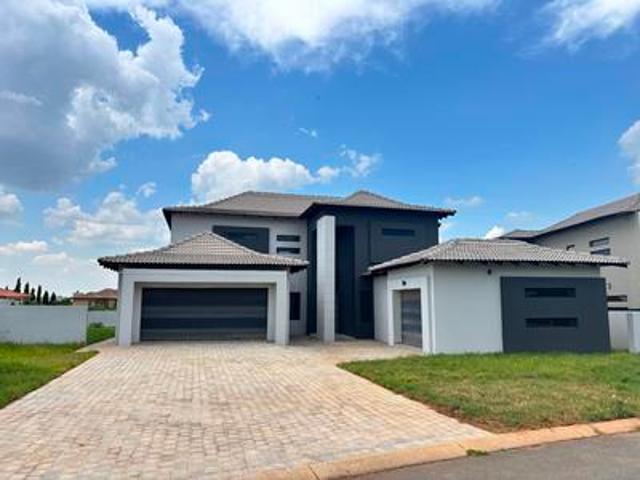 House for sale in Waterkloof, Gauteng
