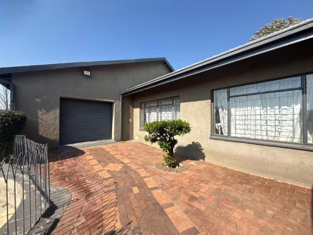 House for sale in Vosloorus, Gauteng