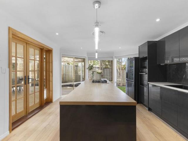 House for sale in Pacific Pines, Gold Coast City